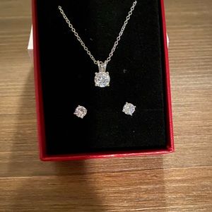 Classic Round Cubic Zirconia Set